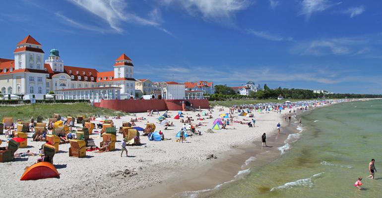 Ostsee Urlaub Binz Rügen - Strand und Kurhaus
